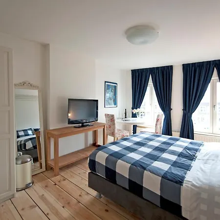 Canal Guesthouse Since 1657 Bed & Breakfast